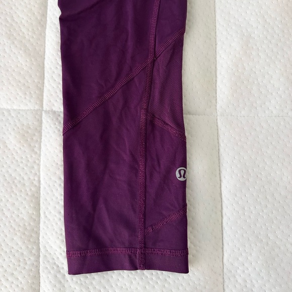 Lululemon Purple Cropped Leggings Size 4 - Picture 2 of 9